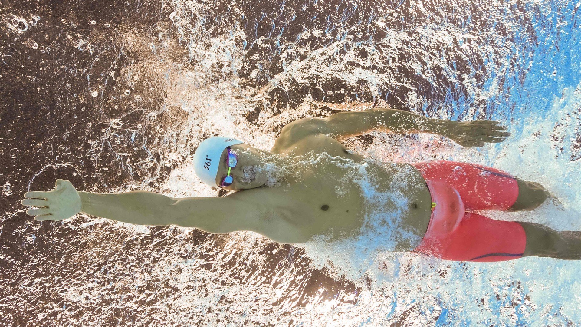 基层联赛冠军受邀观看国家队比赛体验职业氛围提升梦想感，国家队训练赛