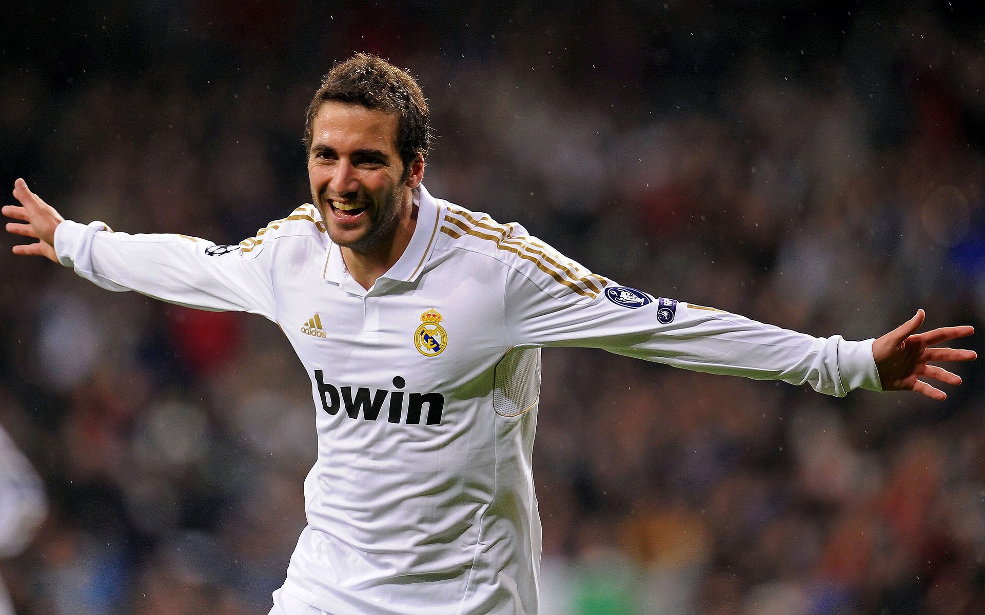 维尼修斯连续4场助攻,皇马火力全开头牌